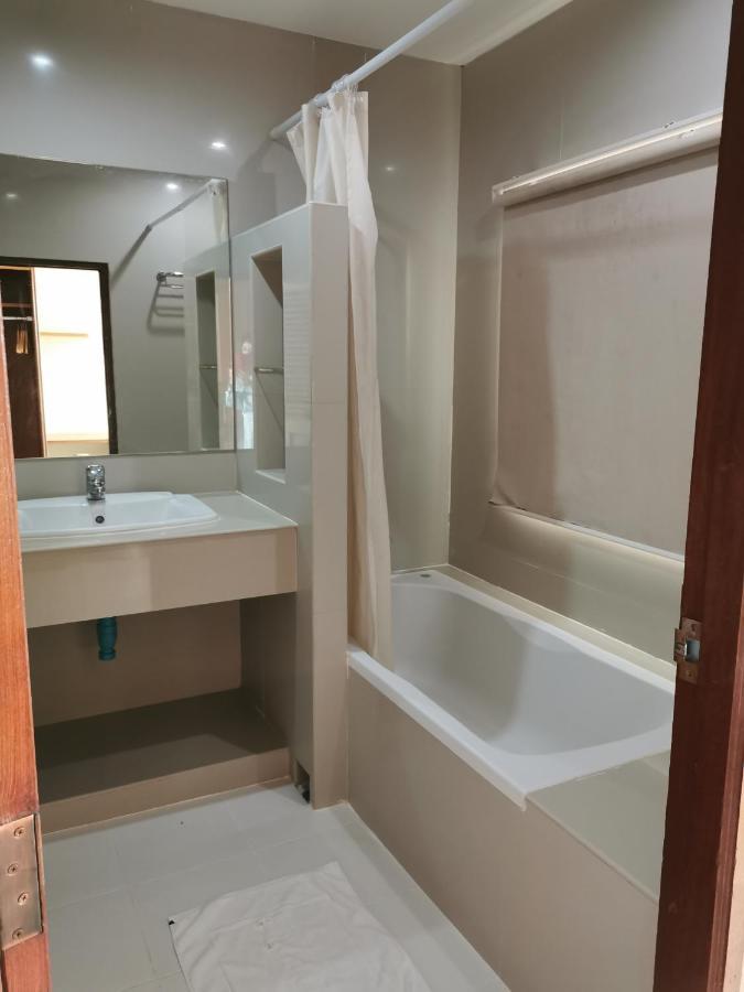 Hotel Morakot Twin Chumphon Exterior foto